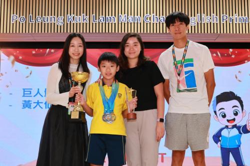 4V2A9623
